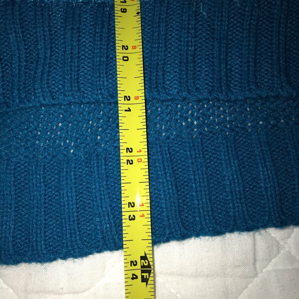 Women’s fuzzy sweater - Picture 5 of 9